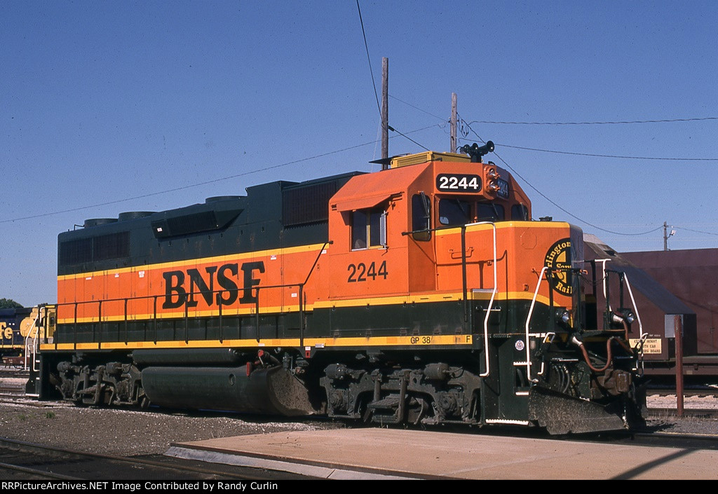 BNSF 2244 at Wichita